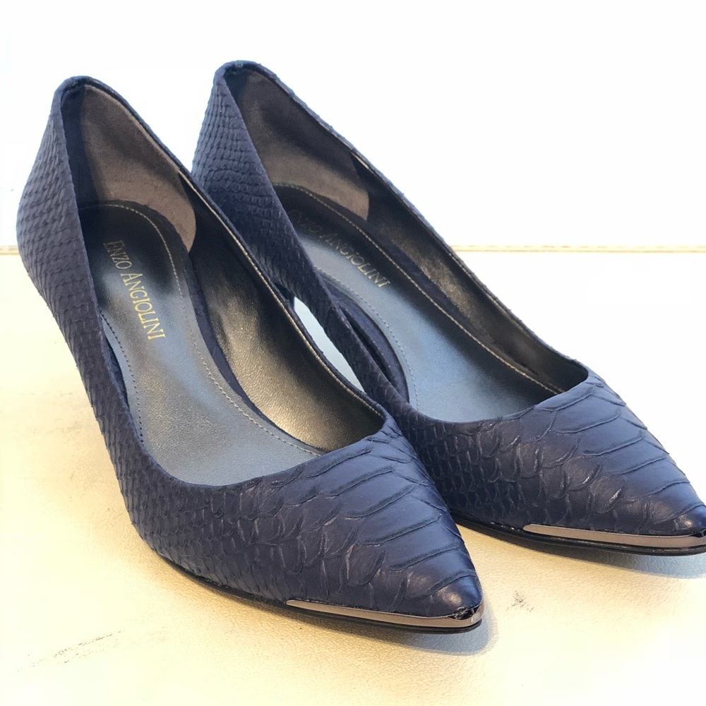 Enzo Angiolini Navy textures point heels